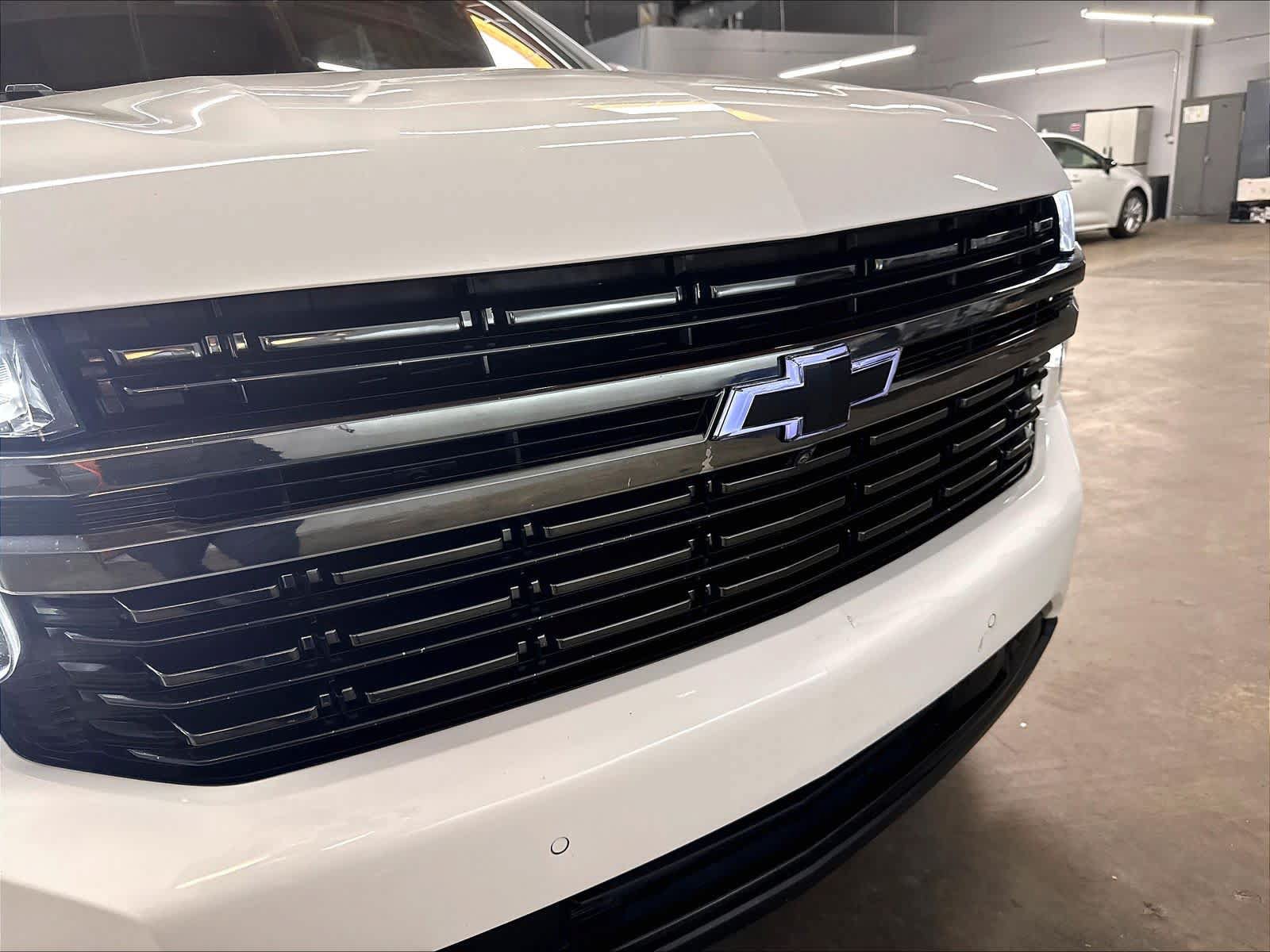 Used 2022 Chevrolet Suburban RST w/ Sport Performance Package AWD/4WD image 34
