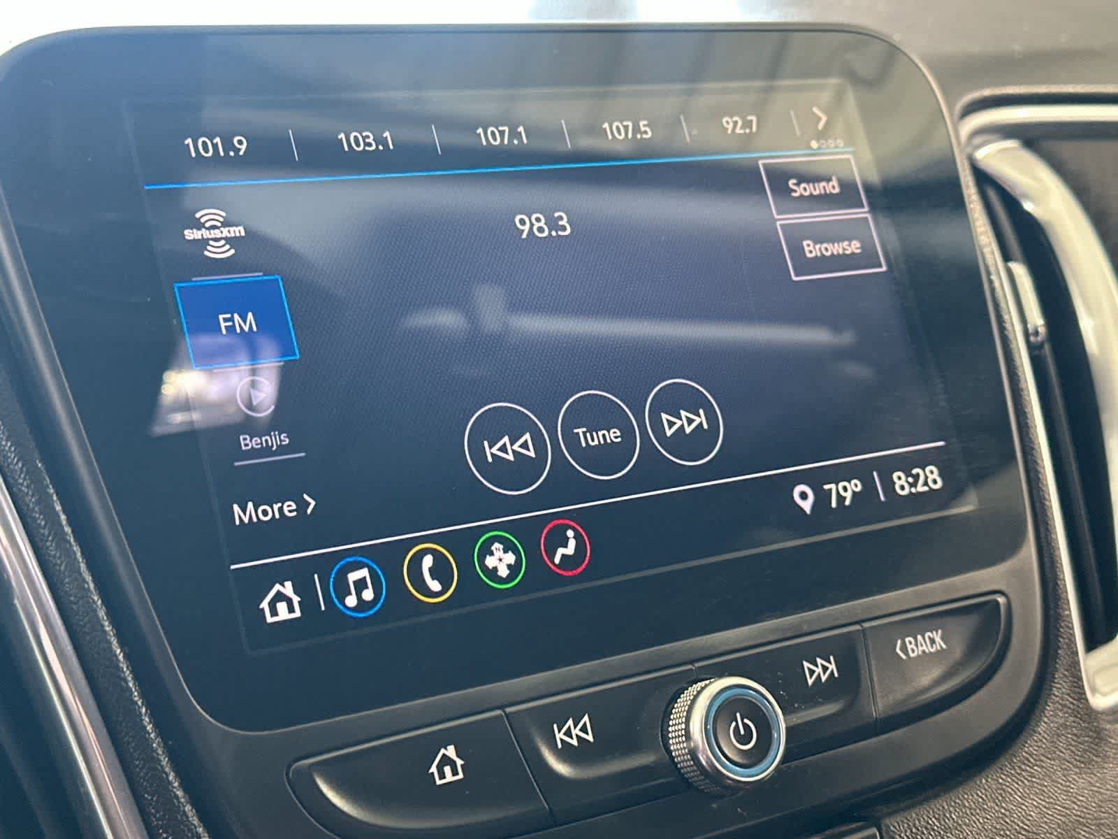 Used 2021 Chevrolet Malibu LT FWD image 18