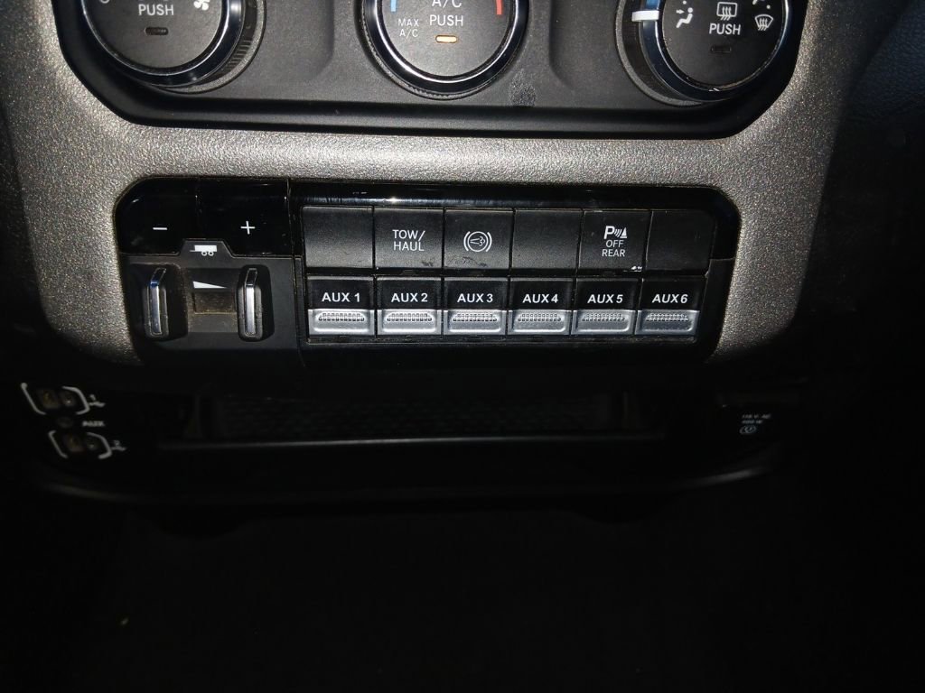 Used 2024 RAM 2500 Tradesman w/ Chrome Appearance Group image 23