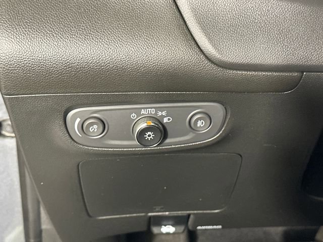 Used 2021 Buick Encore GX Select image 19