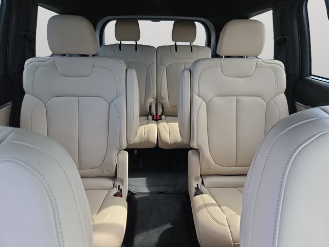Used 2025 Jeep Grand Cherokee L Limited w/ Luxury Tech Group II AWD/4WD image 15