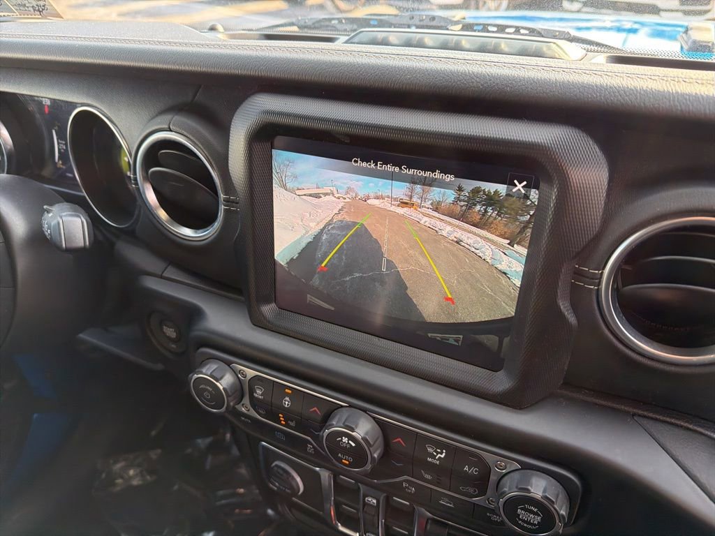 Certified 2021 Jeep Wrangler Unlimited Sahara w/ Cold Weather Group image 24