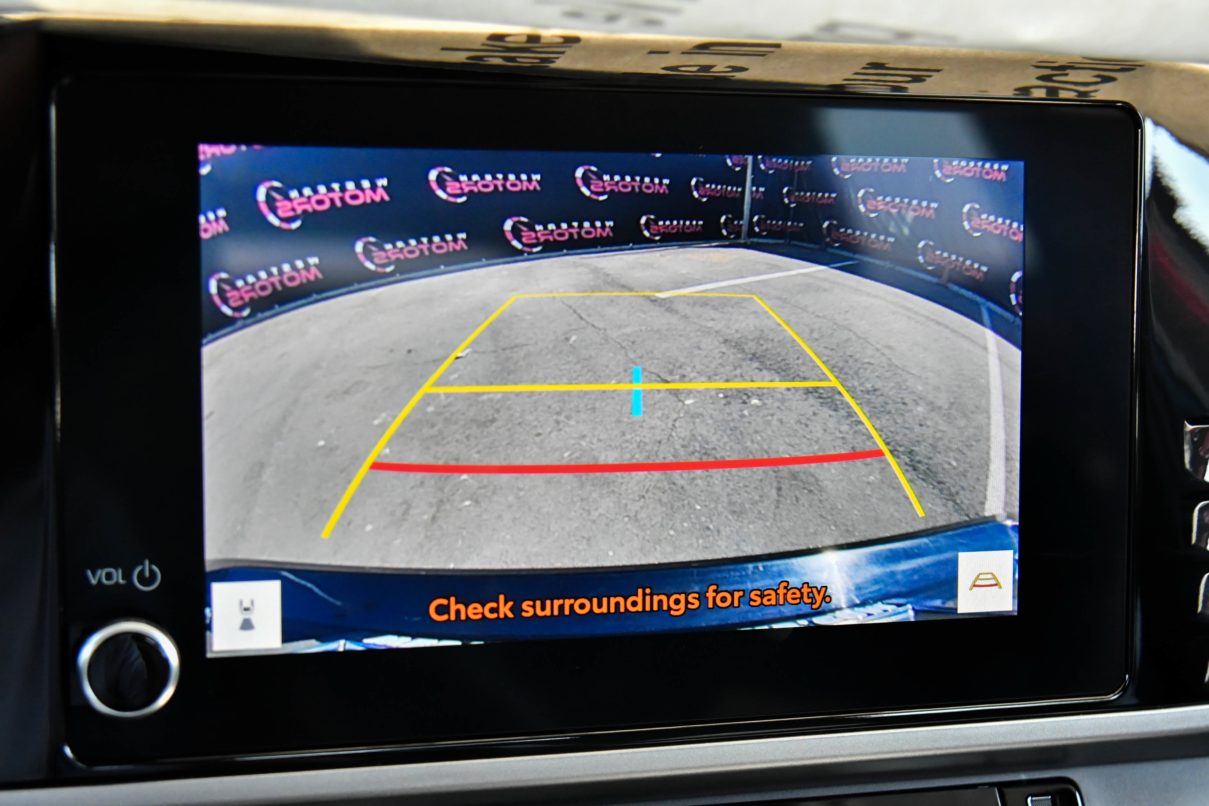 Used 2025 Toyota Camry SE FWD image 19