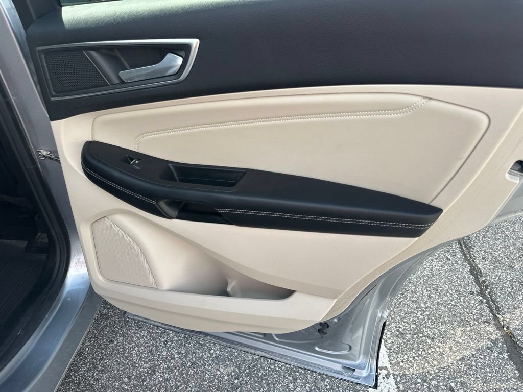 Used 2022 Ford Edge Titanium AWD/4WD image 26