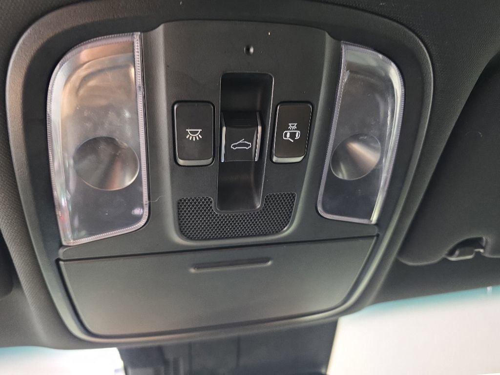 Used 2019 Kia Stinger GT1 AWD/4WD image 24