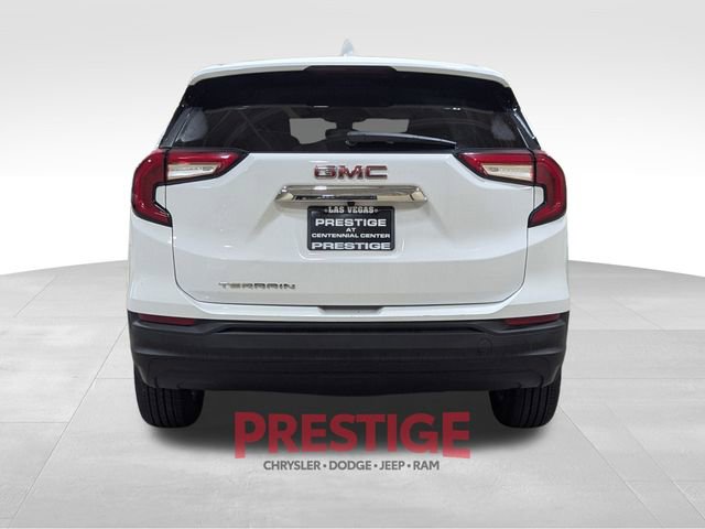 Used 2024 GMC Terrain SLE image 7
