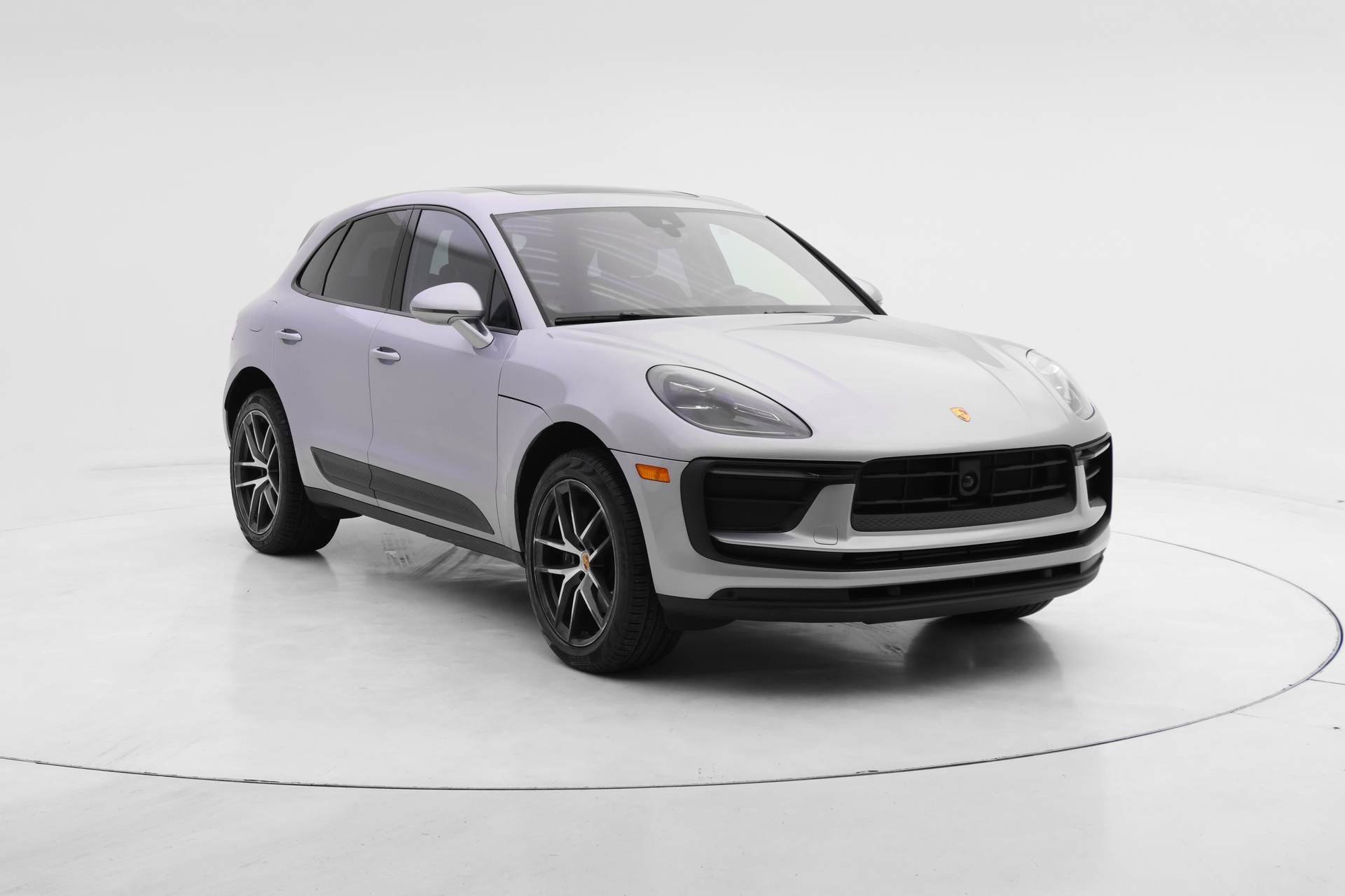 Certified 2024 Porsche Macan image 6
