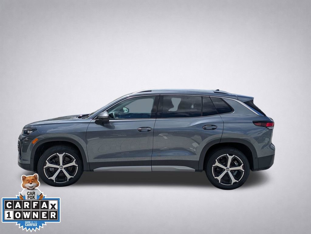 Used 2025 Volkswagen Tiguan SE w/ Panoramic Sunroof Package AWD/4WD image 7