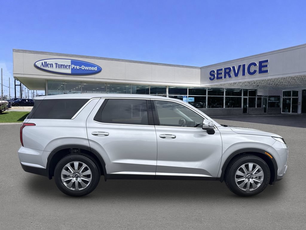Certified 2023 Hyundai Palisade SE w/ Cargo Package AWD/4WD image 9