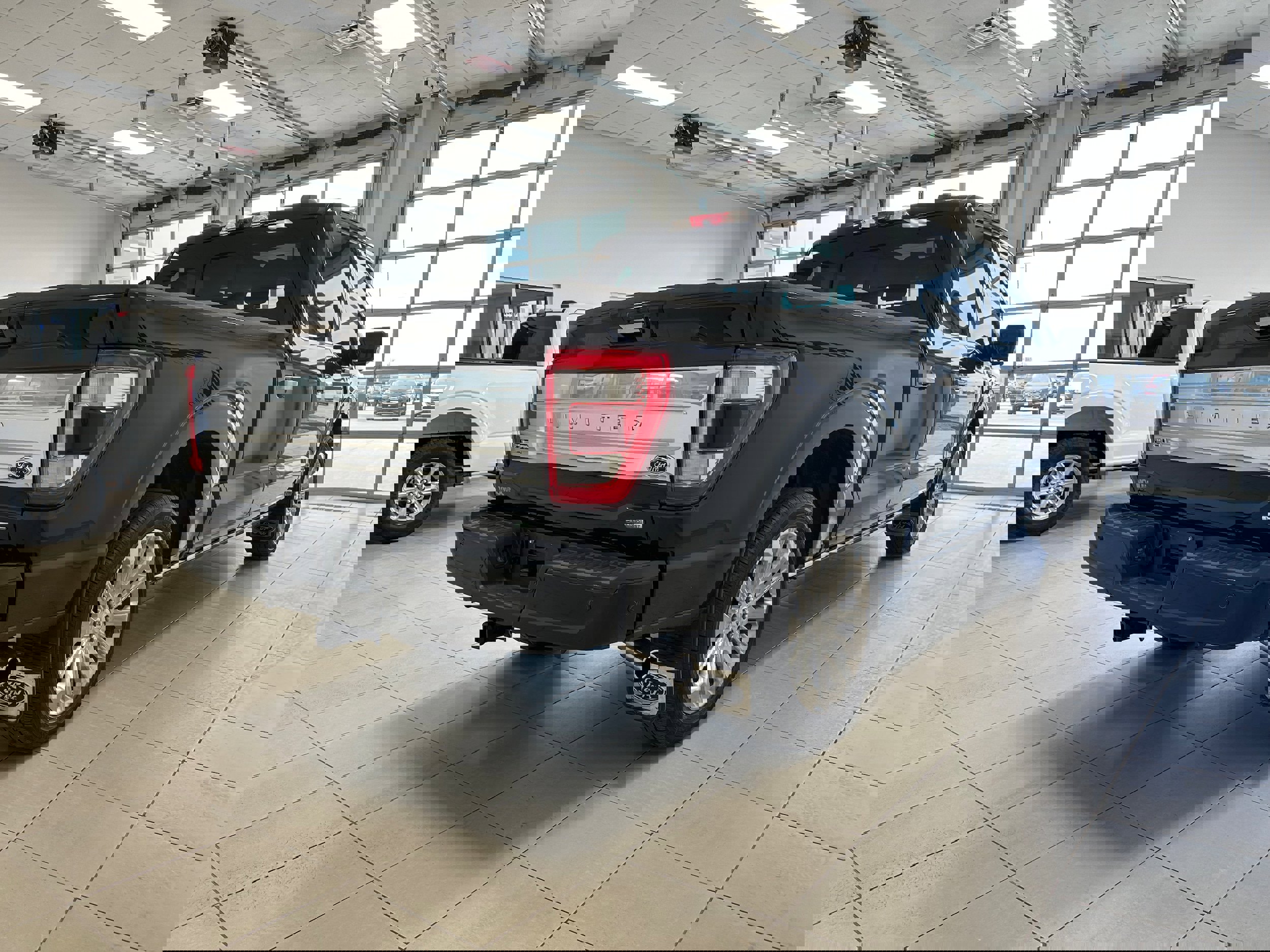 Used 2022 Ford F150 Limited image 5