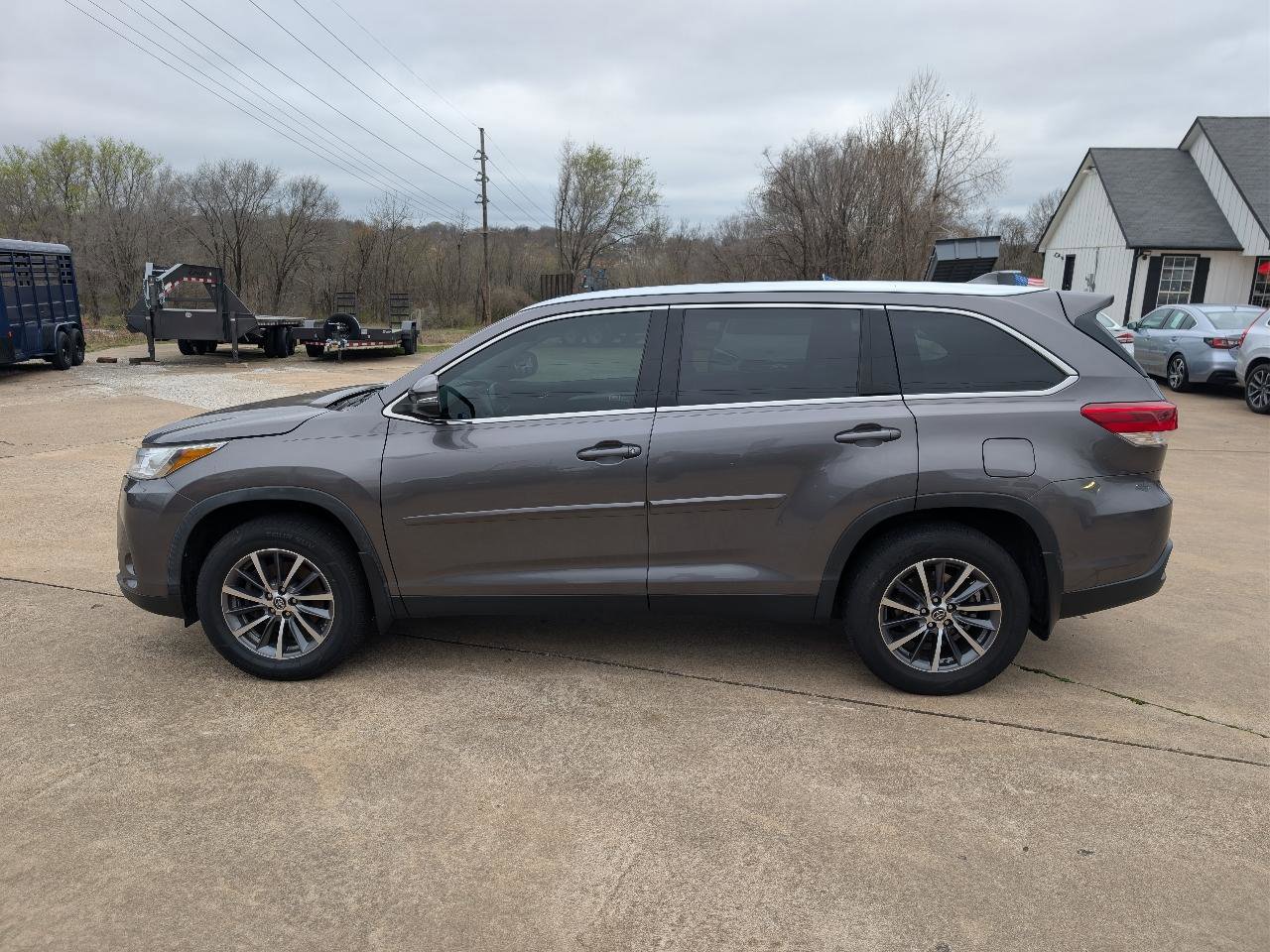 Used 2019 Toyota Highlander XLE AWD/4WD image 8
