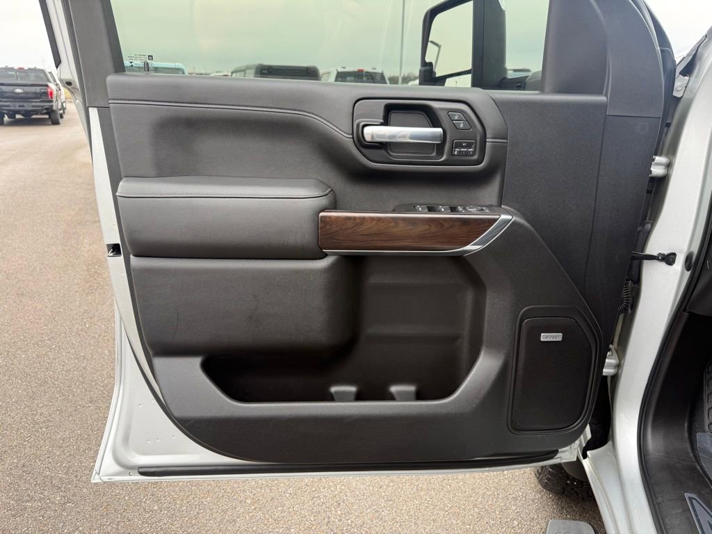 Used 2021 GMC Sierra 2500 SLT w/ SLT Premium Package image 9