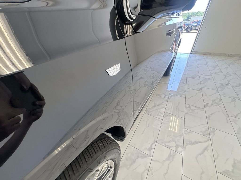 Used 2025 Cadillac Escalade Premium Luxury w/ LPO, Radiant Package RWD image 33