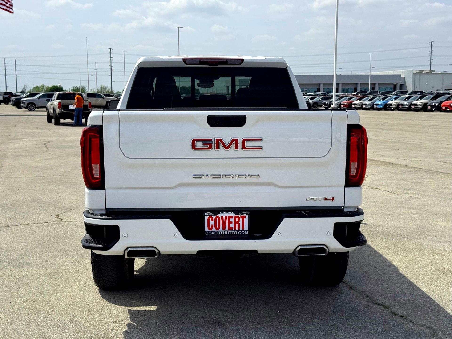 Used 2024 GMC Sierra 1500 AT4 w/ Technology Package AWD/4WD image 8