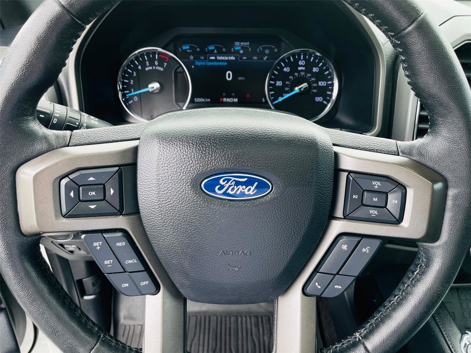 Used 2020 Ford Expedition XLT w/ Equipment Group 202A AWD/4WD image 11