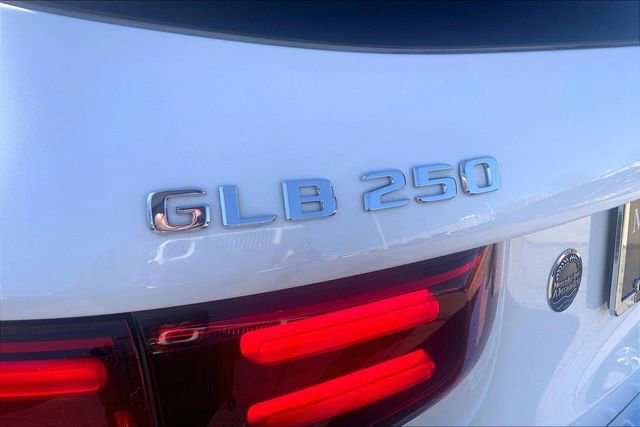 Used 2026 Mercedes-Benz GLB 250 4MATIC image 8