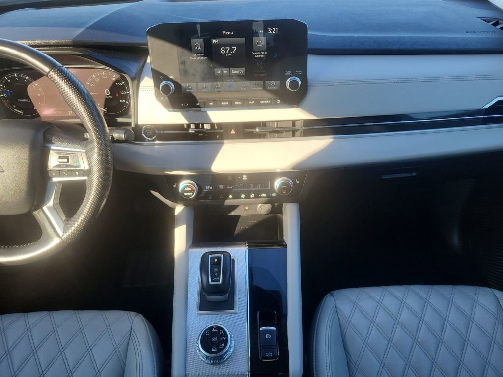 Used 2023 Mitsubishi Outlander SEL image 18