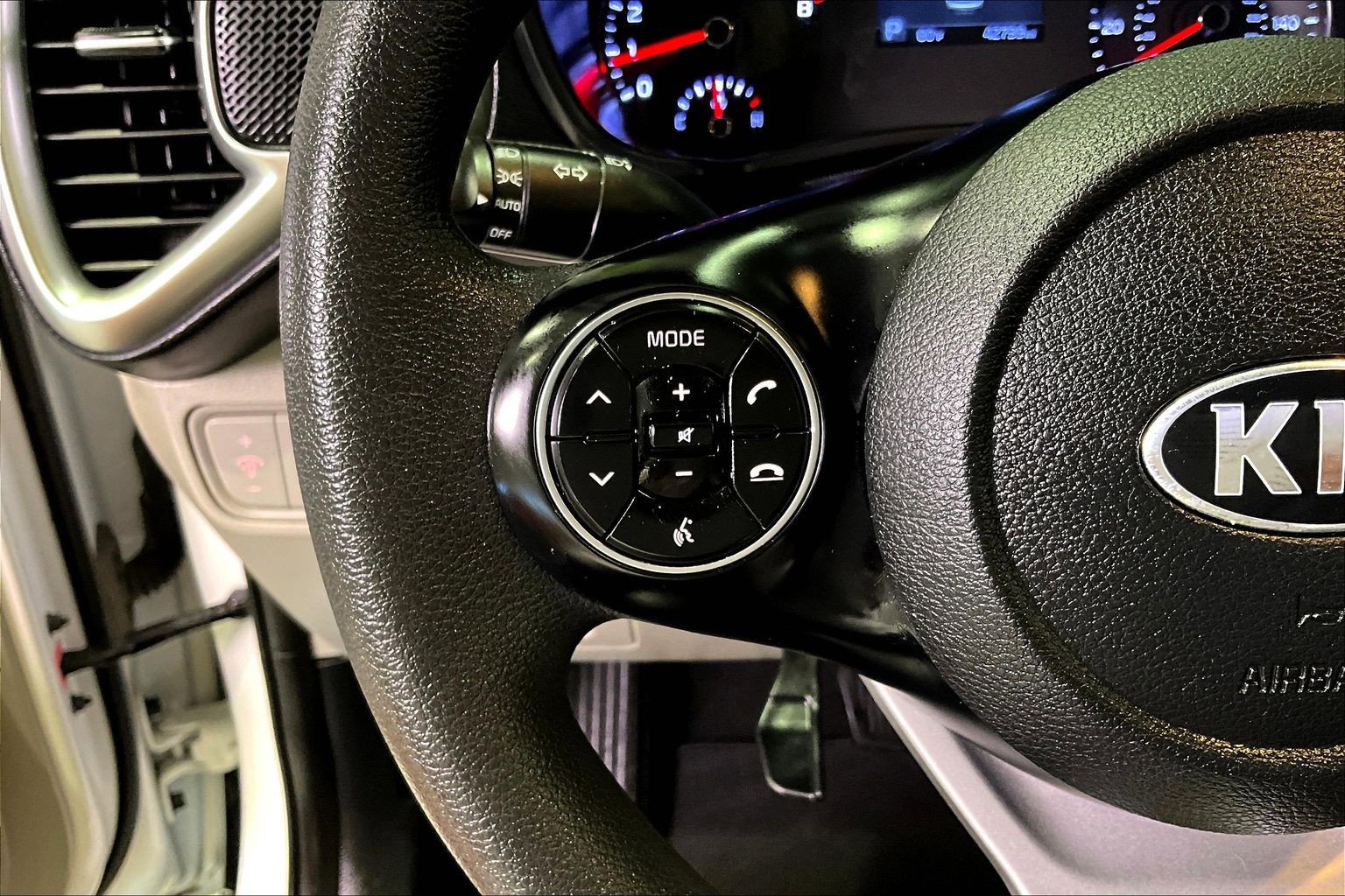 Used 2020 Kia Soul LX image 11