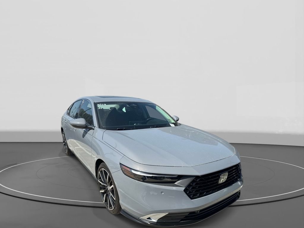 Used 2023 Honda Accord Touring image 3