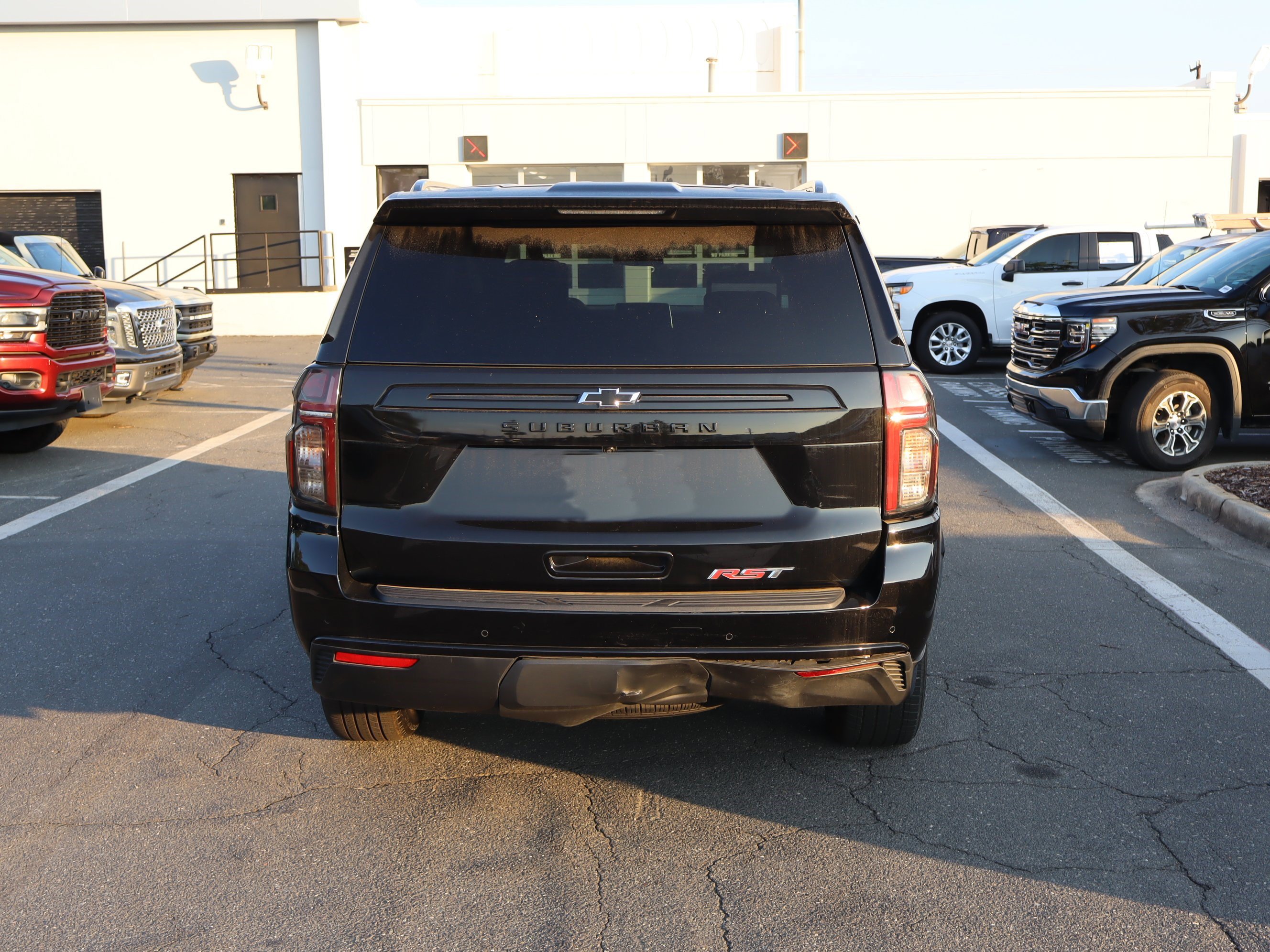 Used 2024 Chevrolet Suburban RST w/ Luxury Package AWD/4WD image 9