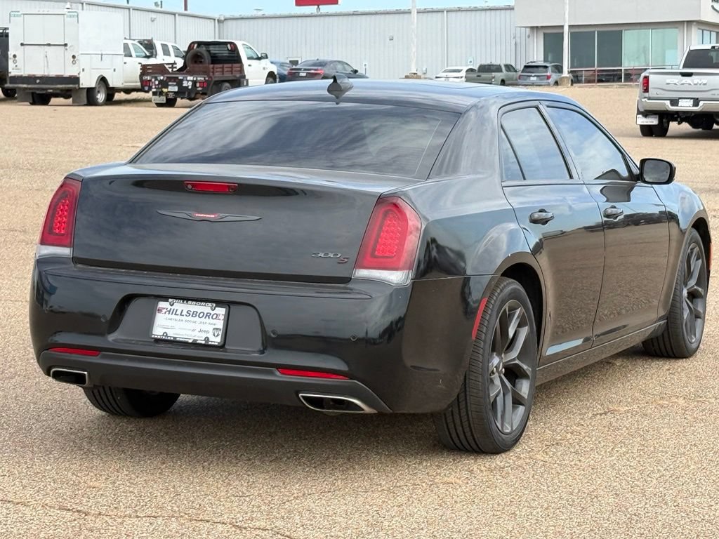 Used 2022 Chrysler 300 S RWD image 4
