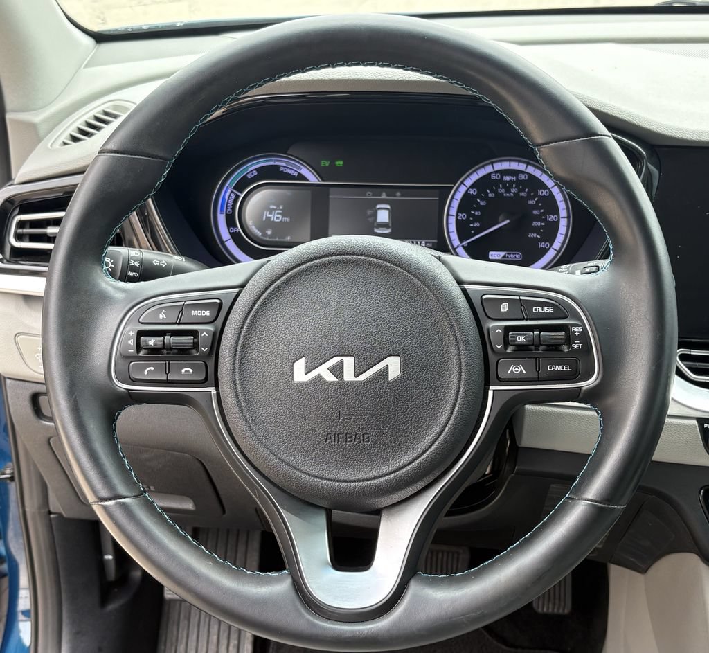 Certified 2022 Kia Niro LXS FWD image 15