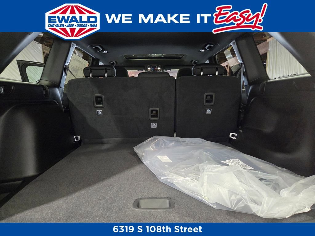 New 2025 Jeep Grand Cherokee Laredo X image 17