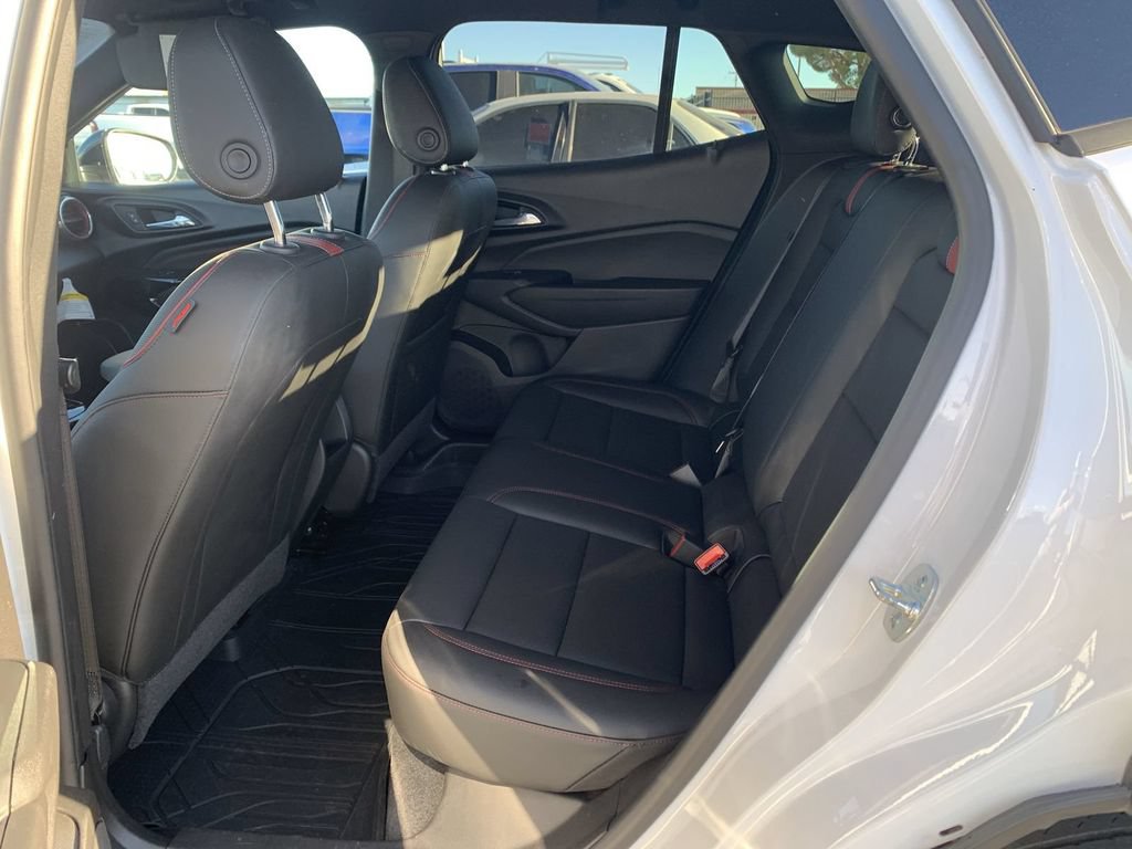 Used 2025 Chevrolet Trax RS w/ Driver Confidence Package FWD image 24