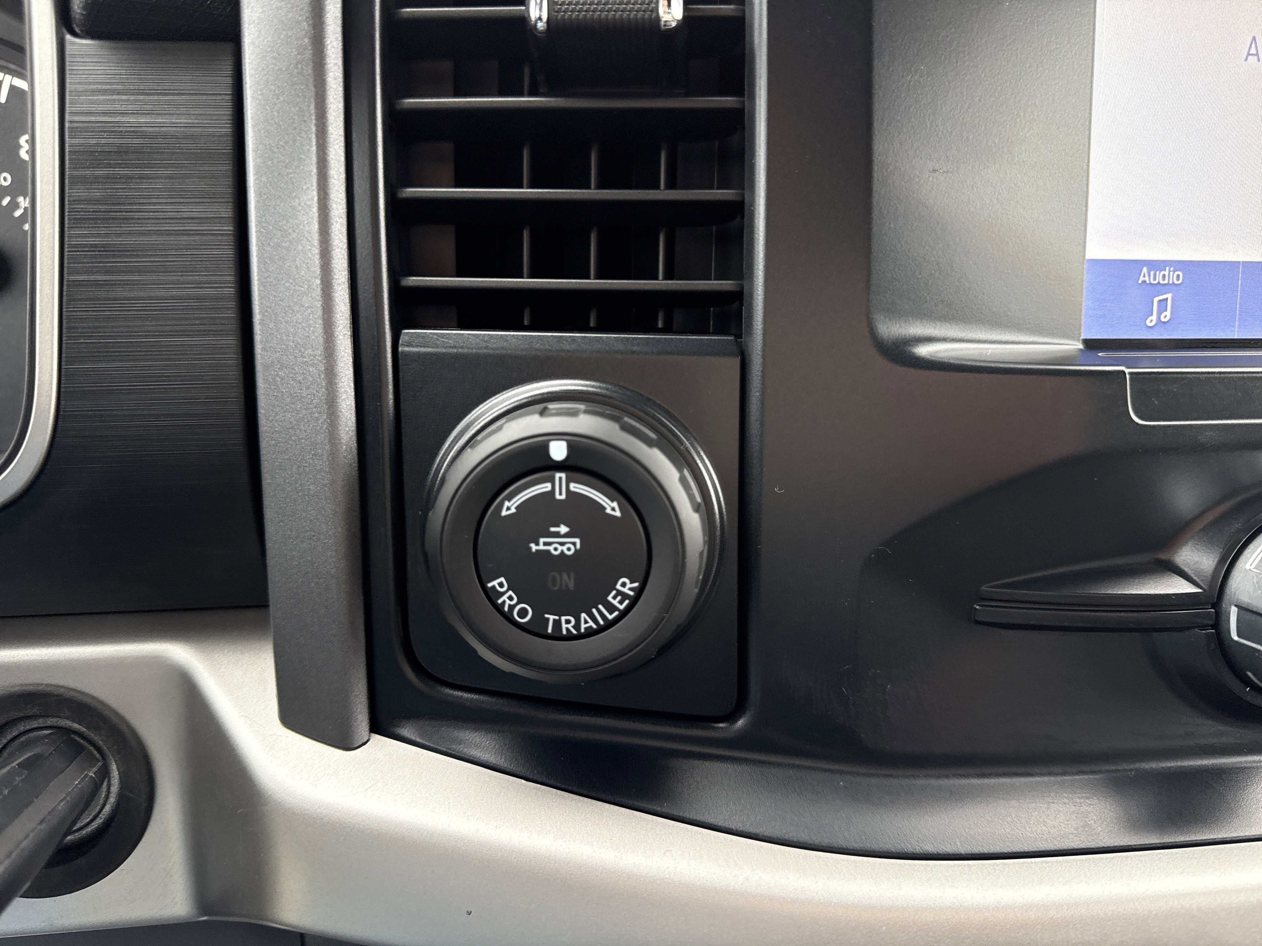 Used 2022 Ford F150 XLT w/ Trailer Tow Package image 24