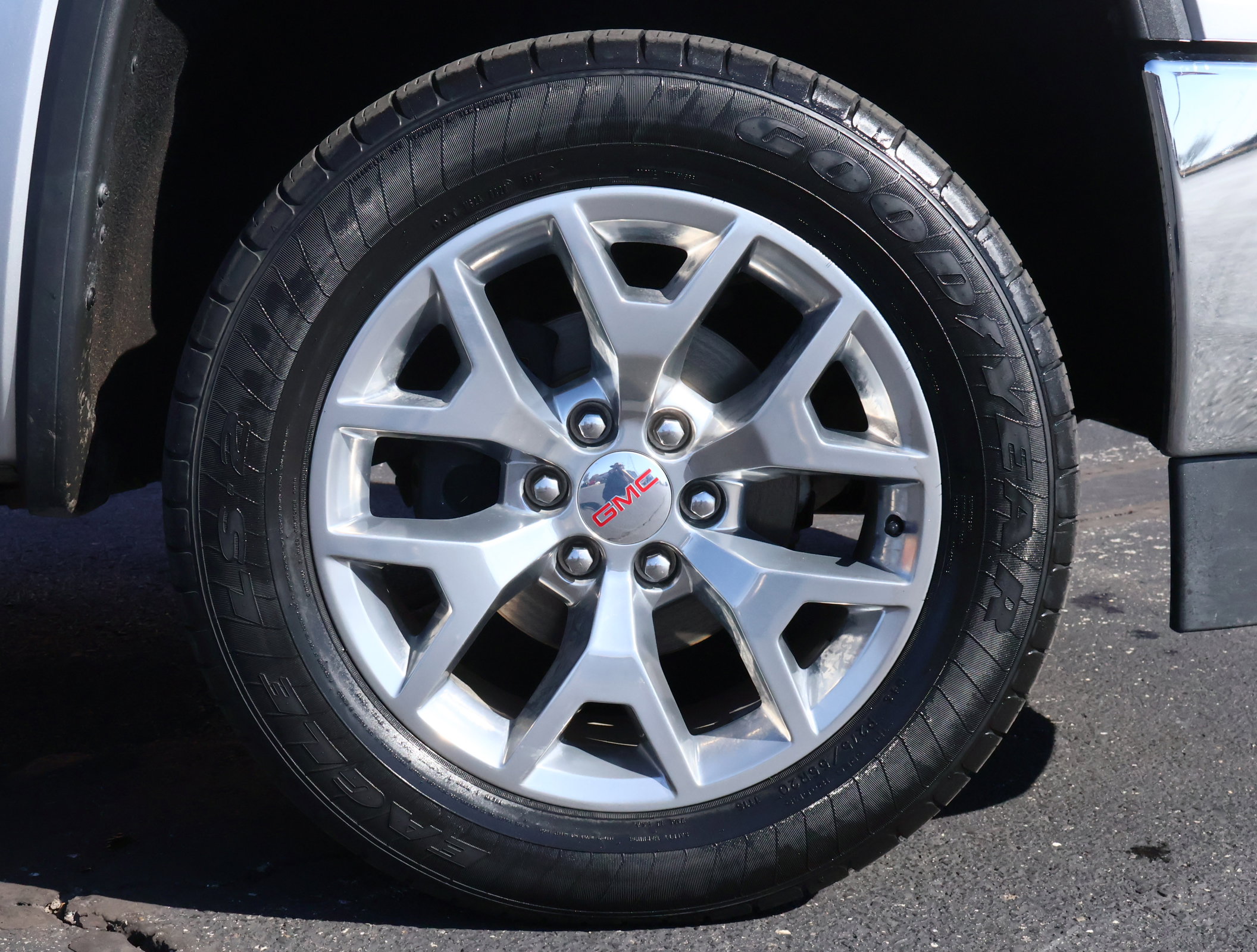 Used 2018 GMC Sierra 1500 SLT w/ SLT Premium Package image 22