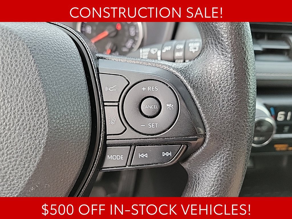 Used 2021 Toyota RAV4 XLE AWD/4WD image 26