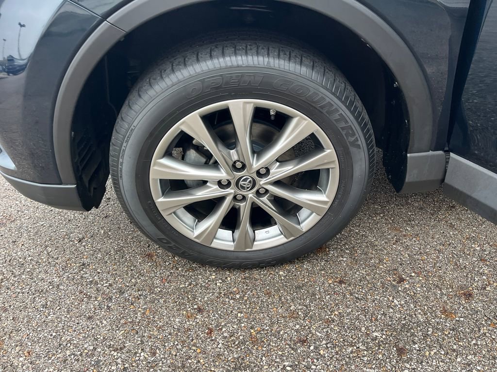 Certified 2017 Toyota RAV4 Limited image 27