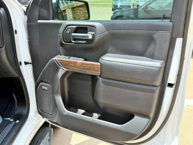 Used 2019 Chevrolet Silverado 1500 High Country w/ Technology Package AWD/4WD image 27