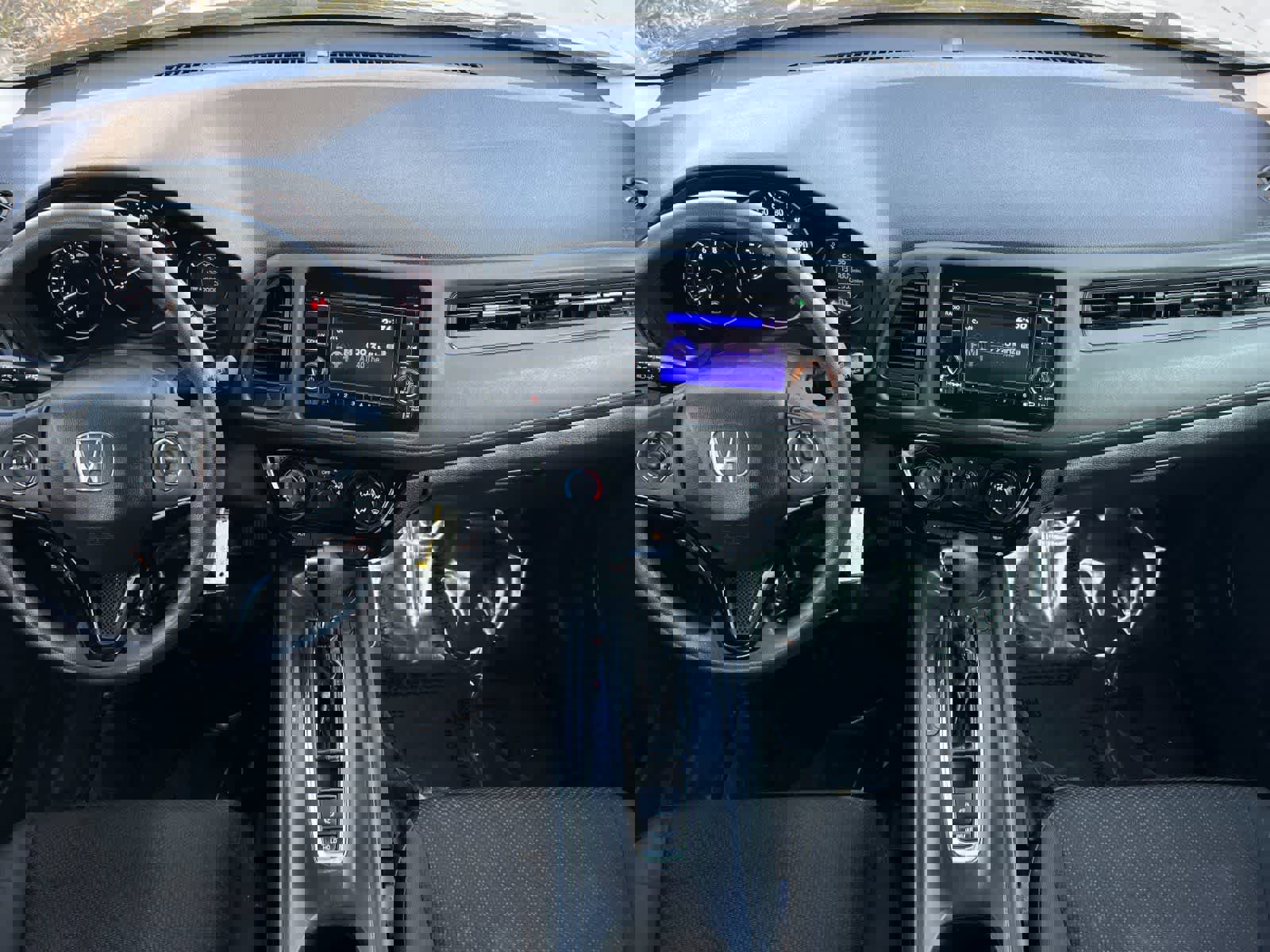 Used 2017 Honda HR-V LX image 4