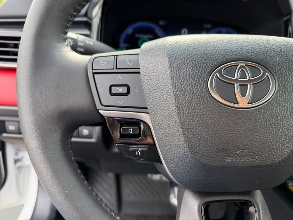 Used 2025 Toyota Camry XSE image 21