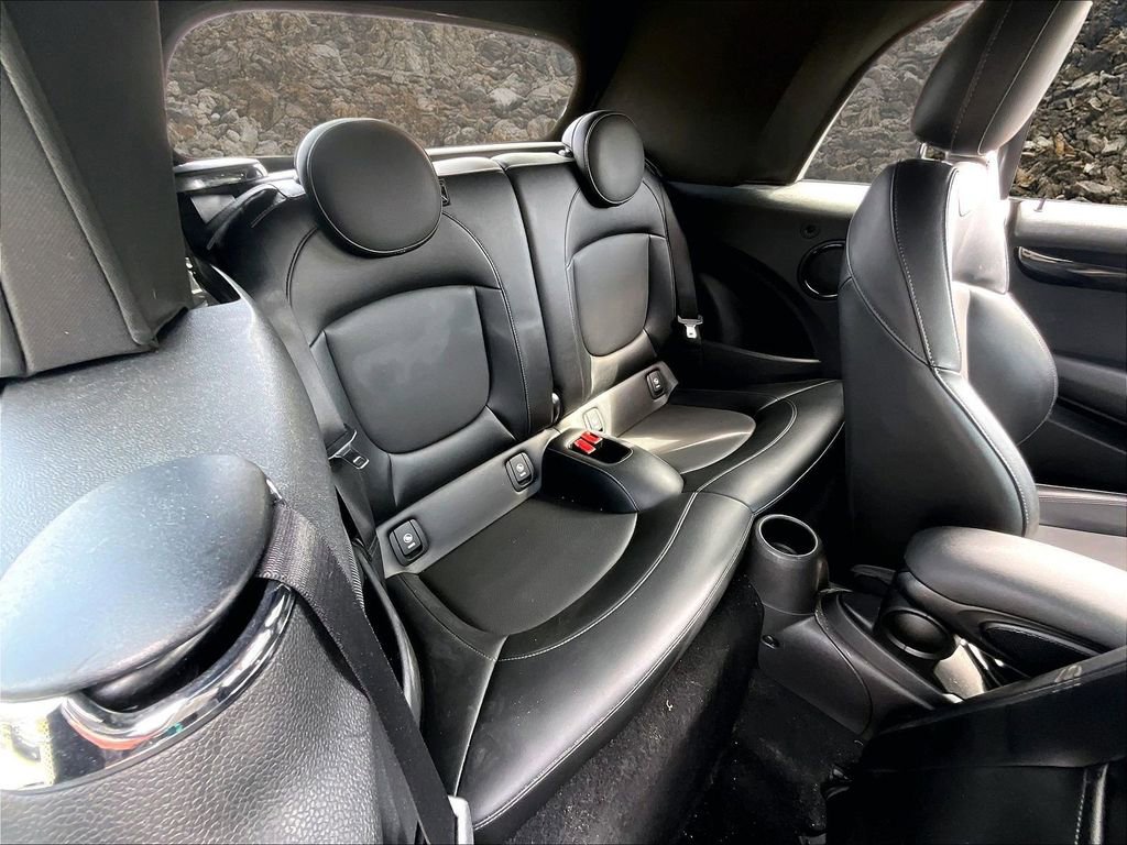 Used 2018 MINI Cooper S image 24