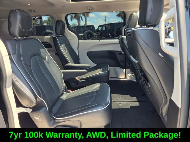 Used 2022 Chrysler Pacifica Limited w/ Uconnect Theater Family Group AWD/4WD image 17