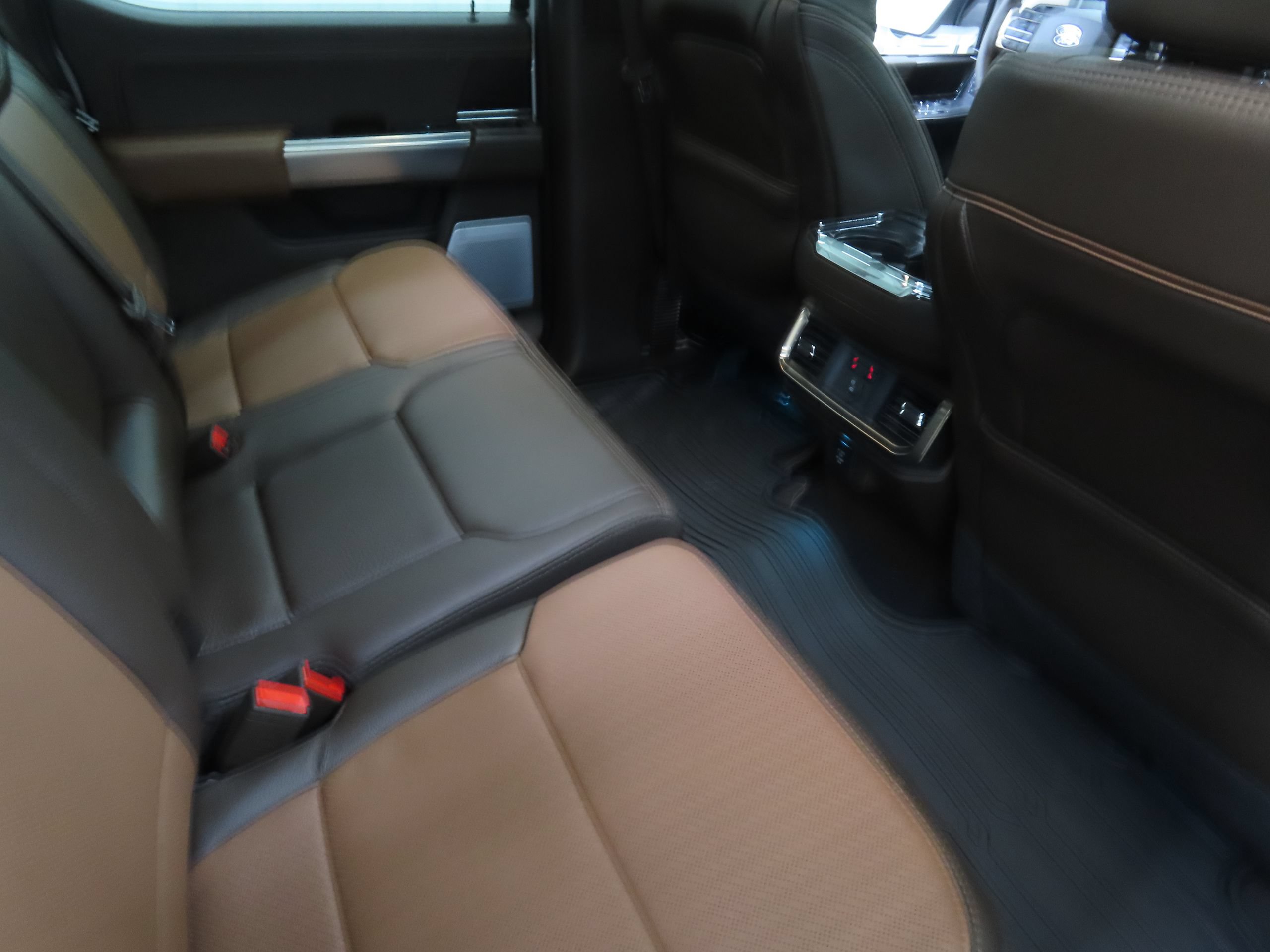 New 2025 Ford F150 King Ranch w/ FX4 Off-Road Package AWD/4WD image 25
