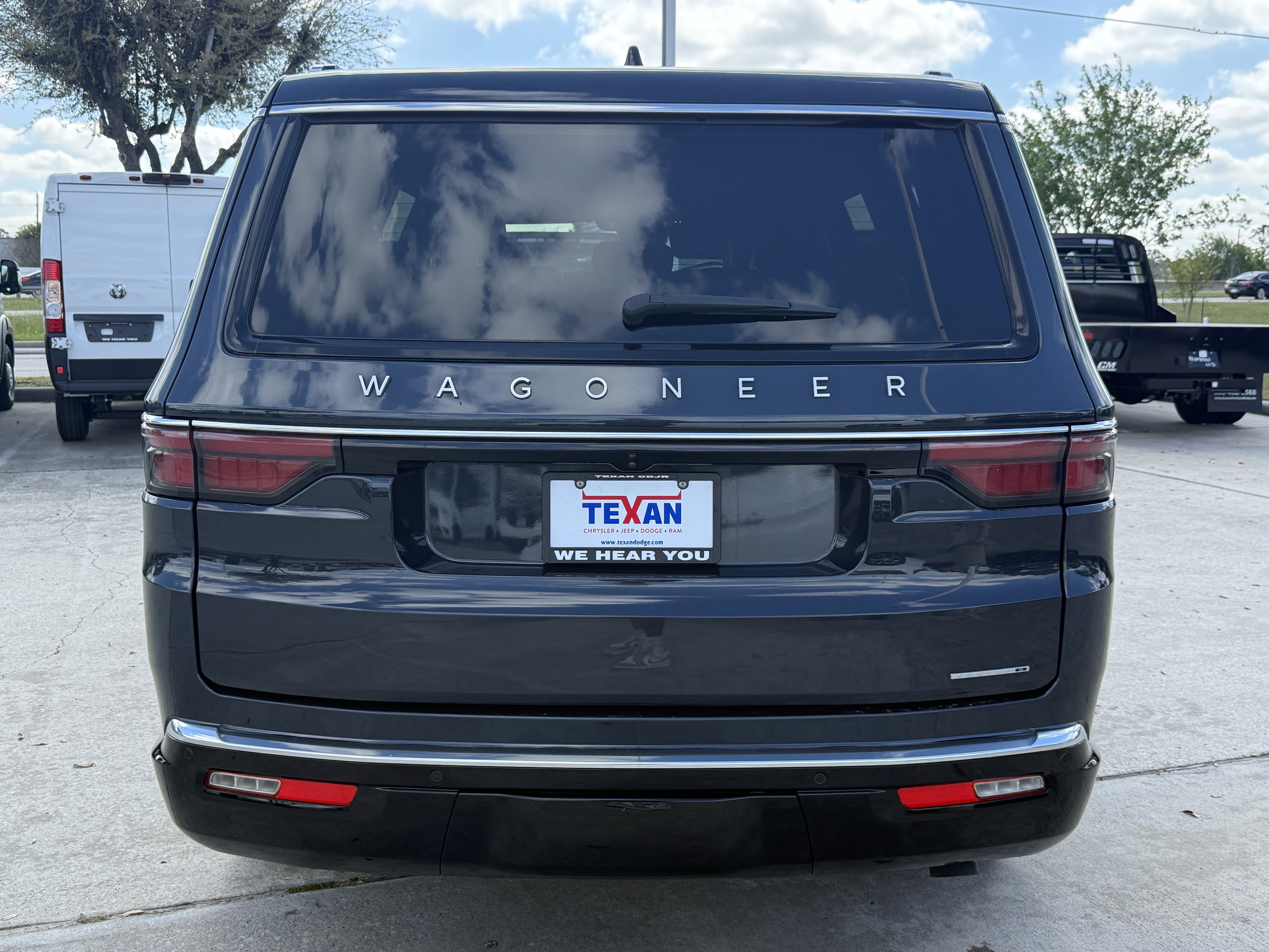 Used 2024 Jeep Wagoneer Series II RWD image 6