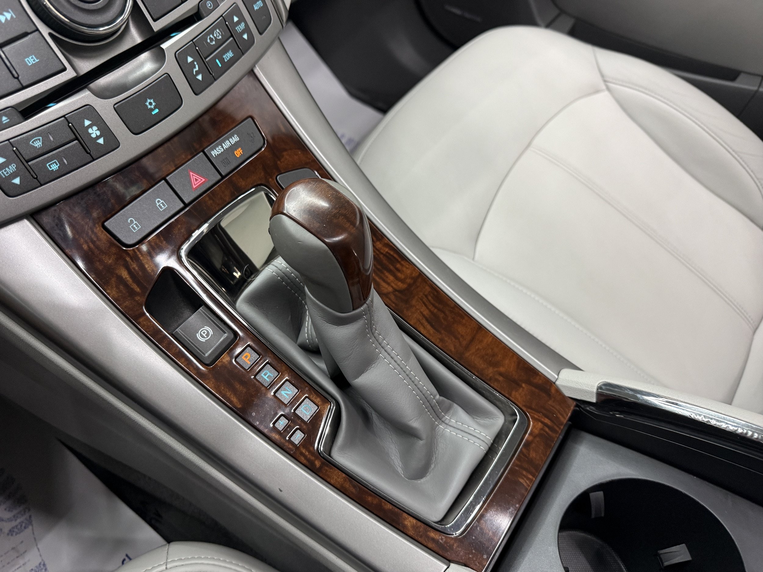 Used 2010 Buick LaCrosse CXL FWD image 19
