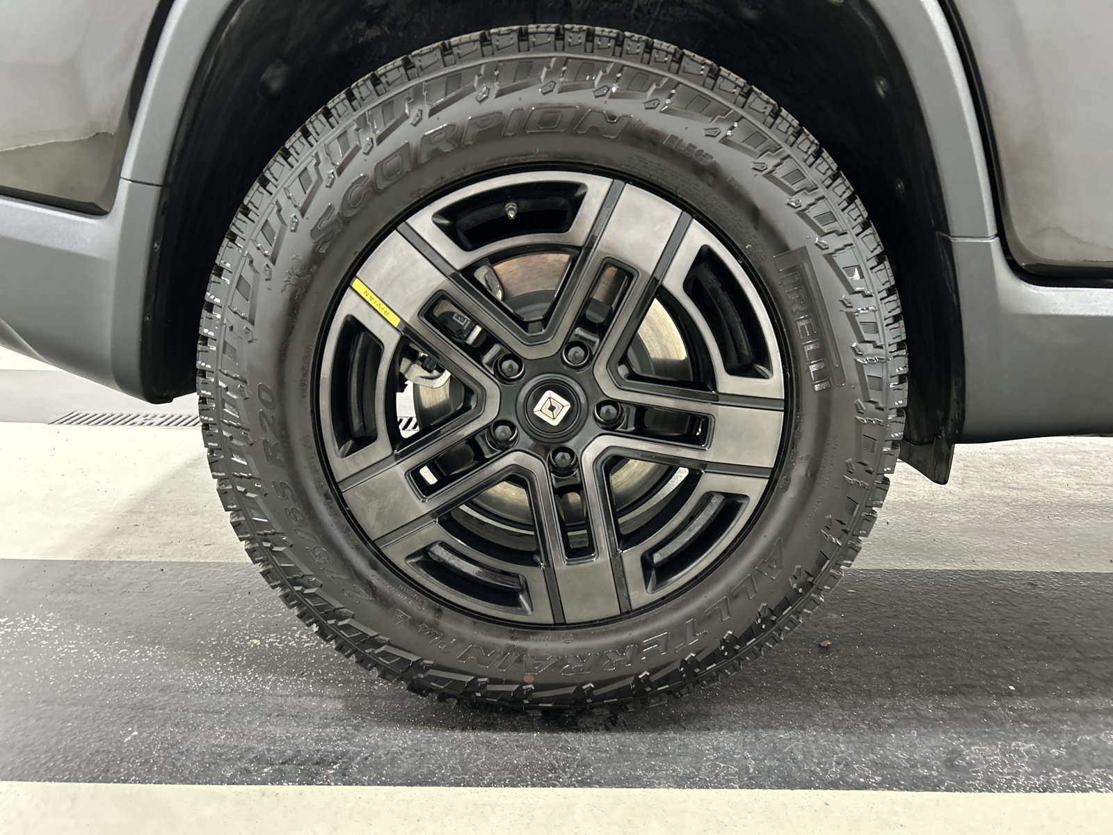 Used 2024 Rivian R1T Adventure AWD/4WD image 12