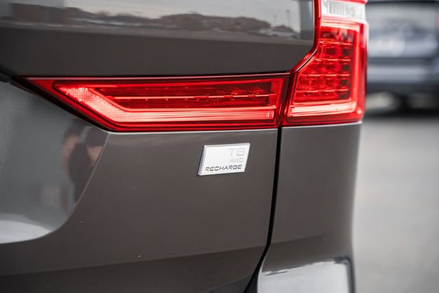 Used 2022 Volvo XC60 T8 Inscription w/ Advanced Package image 8