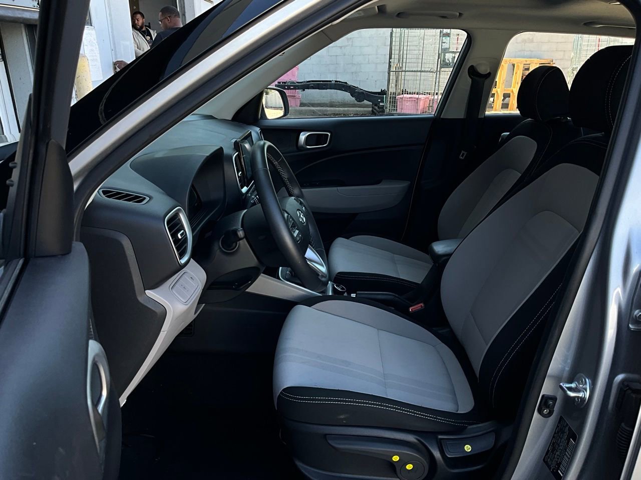 Used 2025 Hyundai Venue SEL image 10