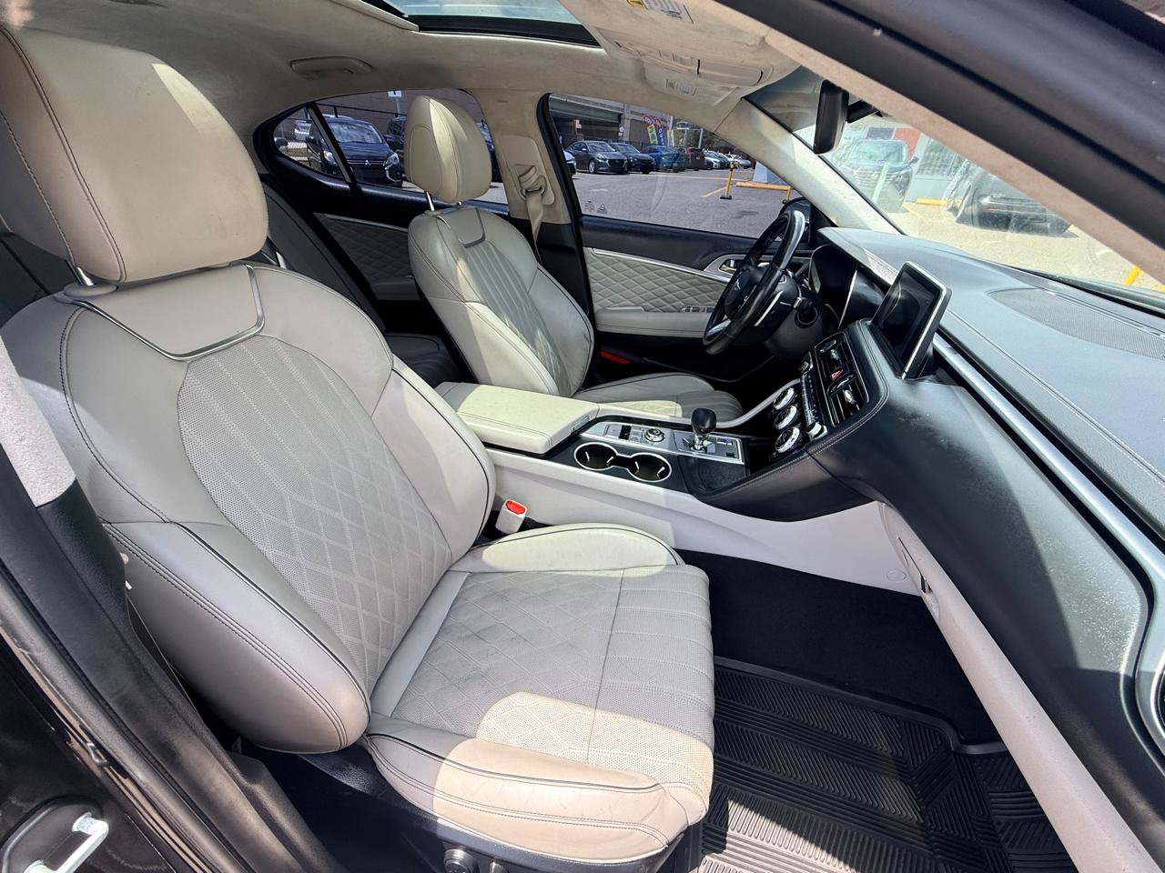 Used 2019 Genesis G70 2.0T Advanced w/ Dynamic Package RWD image 14
