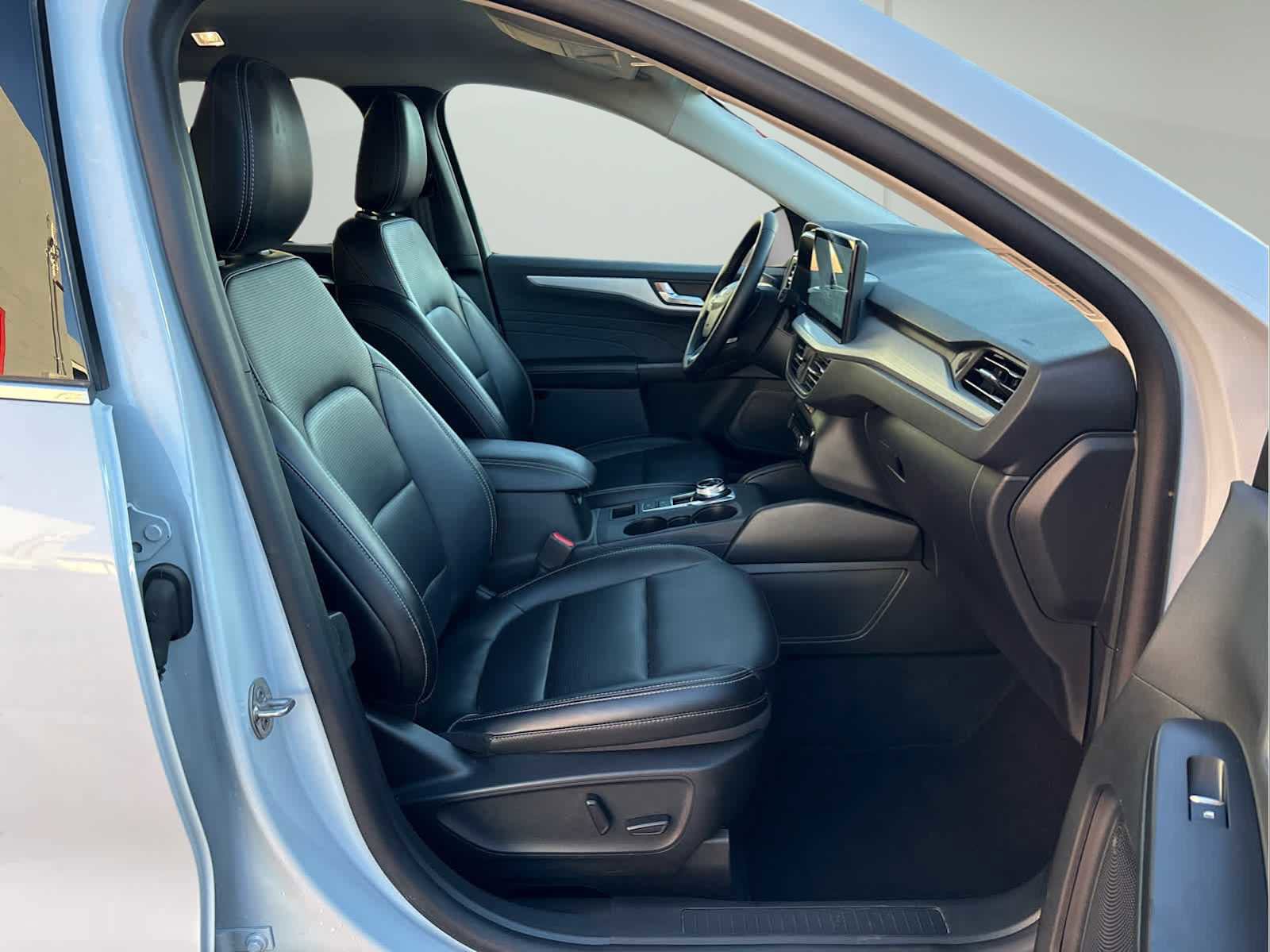 Used 2025 Ford Escape Platinum image 16