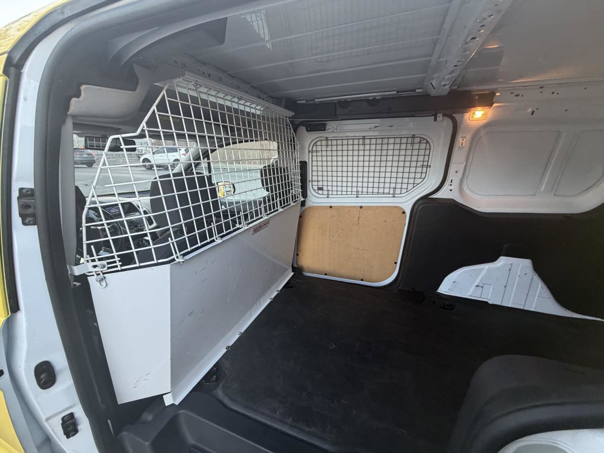 Used 2015 Ford Transit Connect XLT image 16