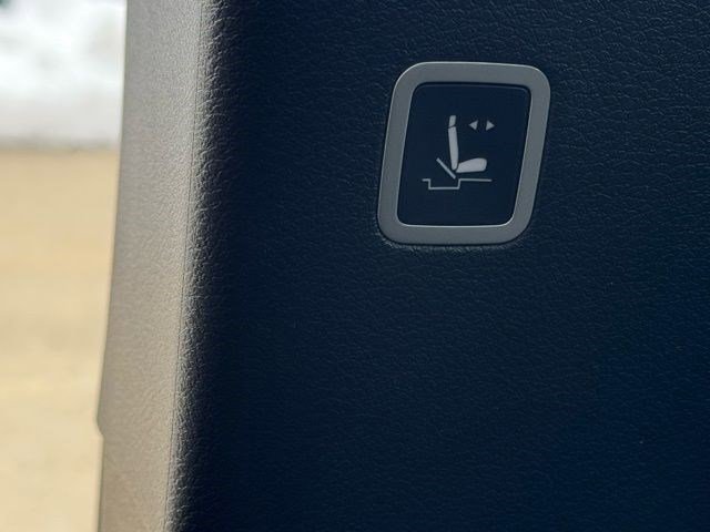 New 2026 Chrysler Pacifica Limited image 50