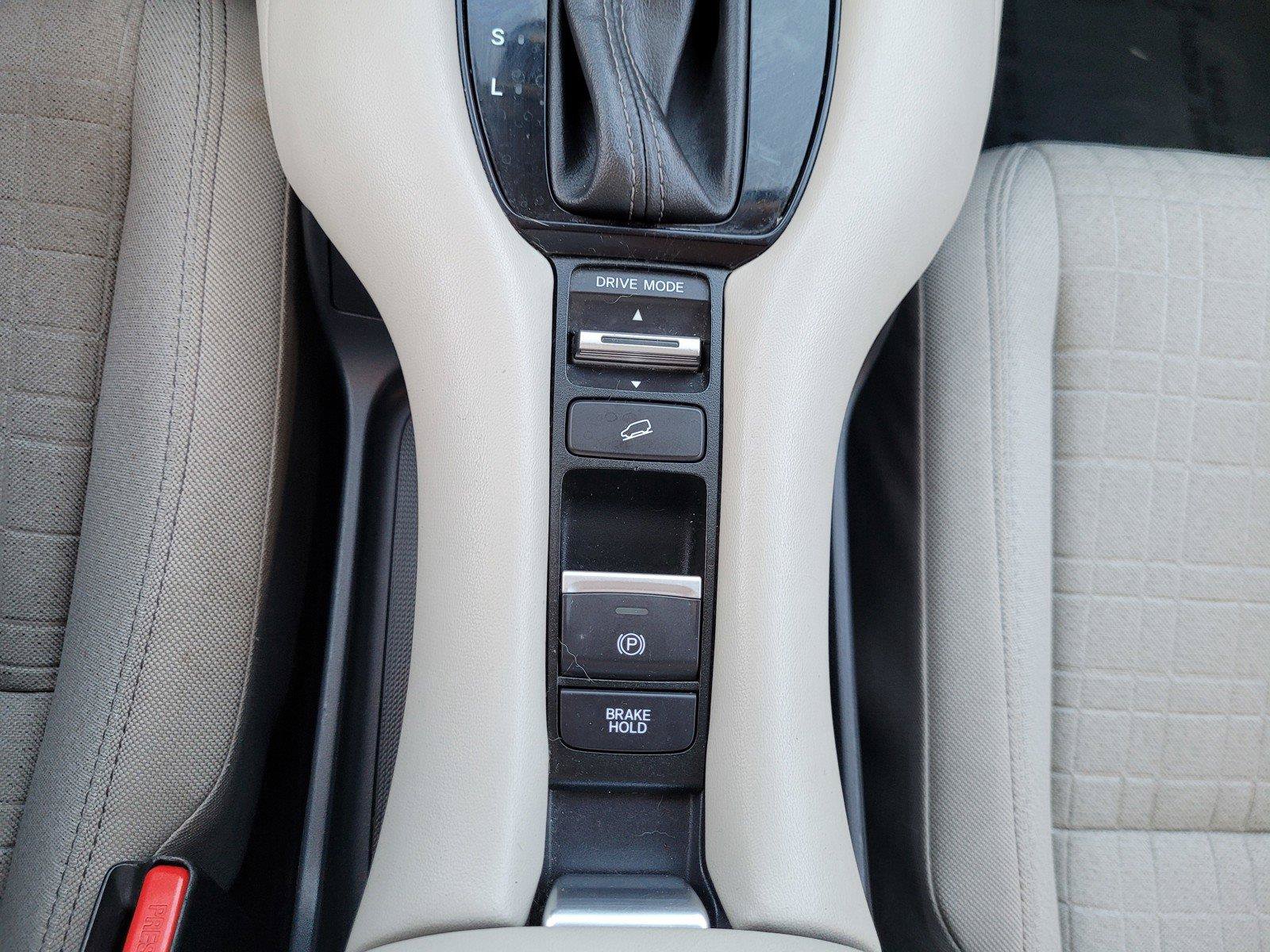 Used 2024 Honda HR-V LX image 22