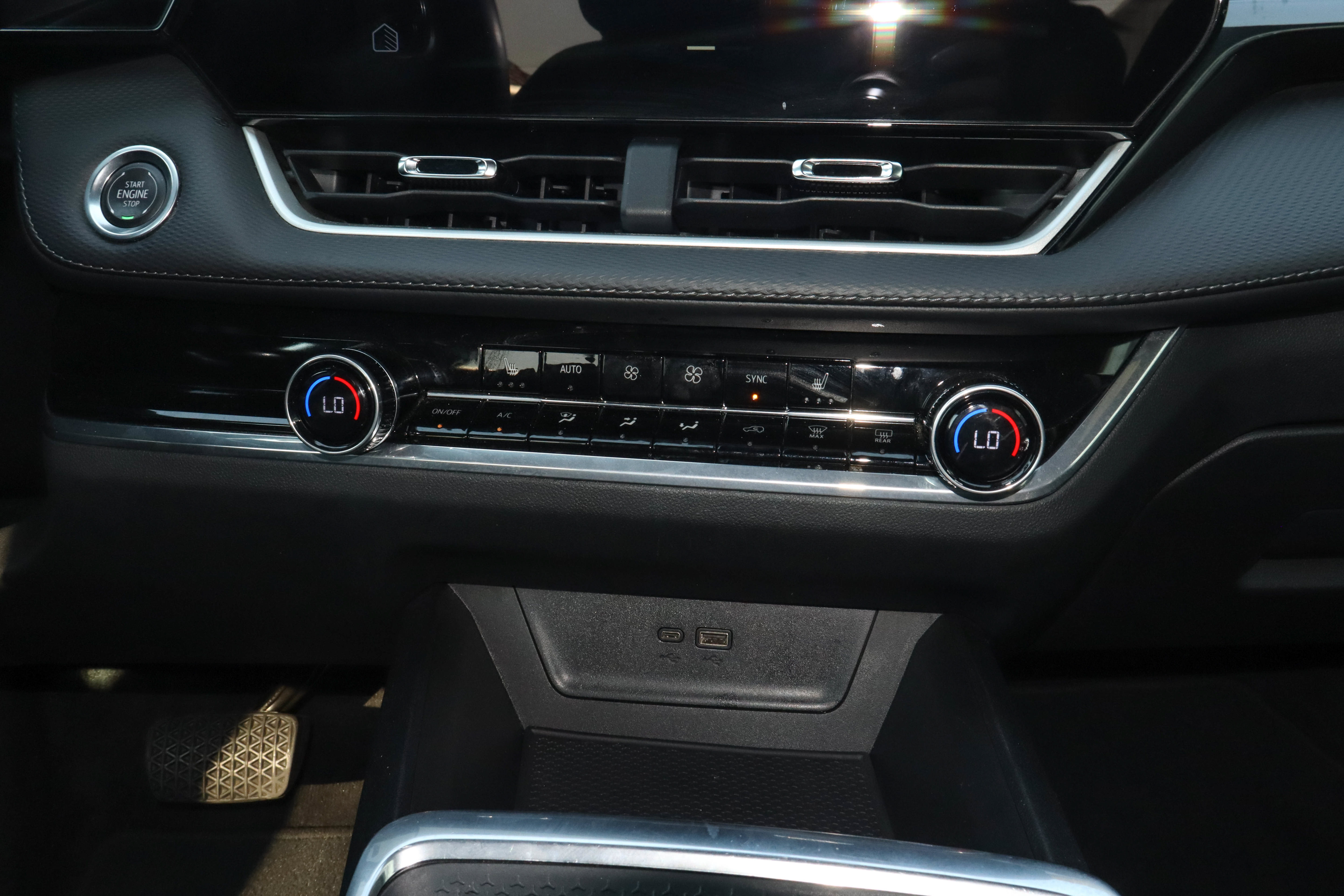 Used 2025 Chevrolet Equinox LT w/ Convenience Package II FWD image 10