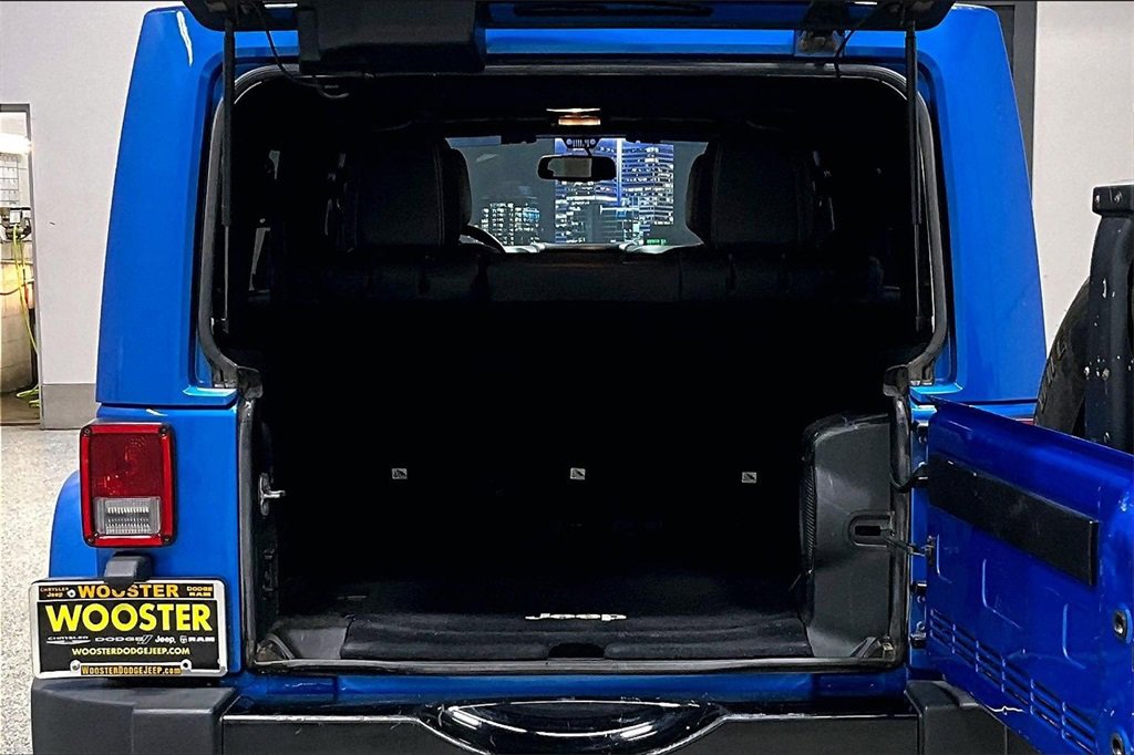 Used 2014 Jeep Wrangler Unlimited Sahara image 7